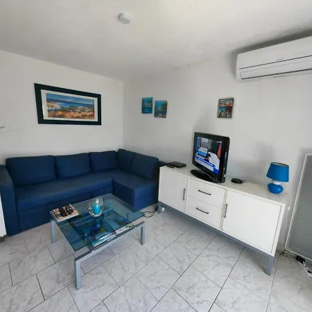 Apartmán Charmant T2 Climatise Avec Terrasse, Piscine, Tennis Et Parking, Proche Plage Et Wi-fi Inclus - Fr-1-607-166 Agde